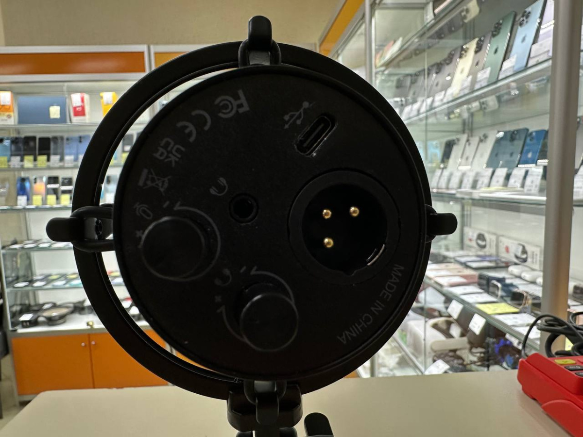 Микрофон Fifine 688