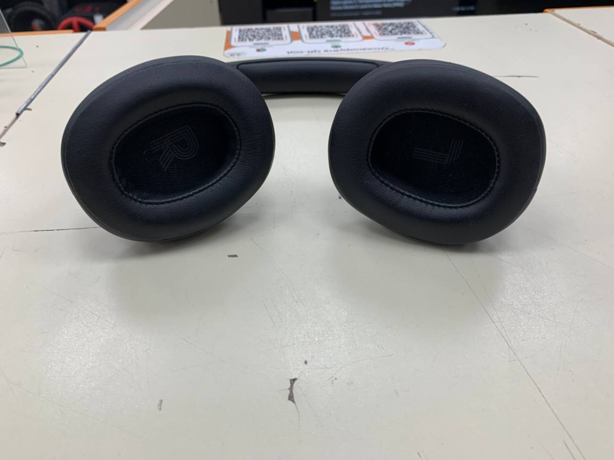 Наушники беспроводные JBL Tune 720BT;