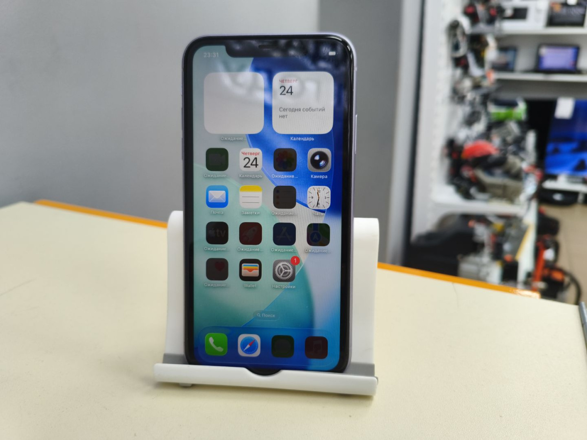 Смартфон Apple iPhone 11 64Gb