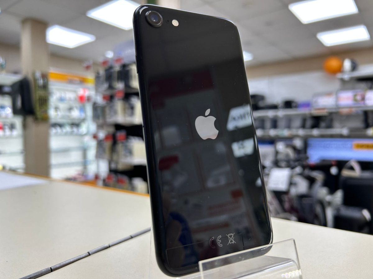 Смартфон Apple iPhone SE 2020 64Gb