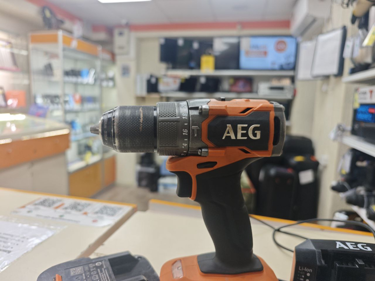 Шуруповерт AEG BS18SBL