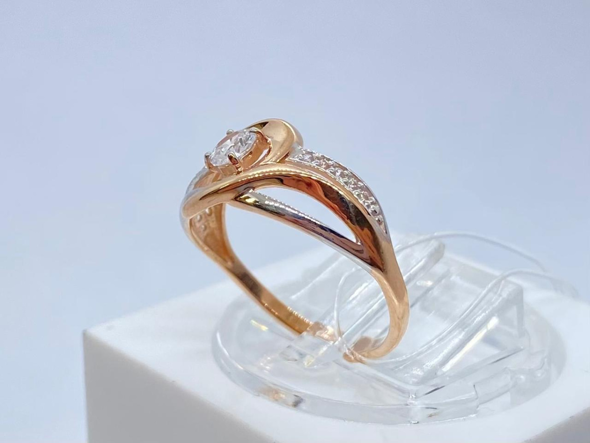 КОЛЬЦО С КАМНЯМИ (Au 585)