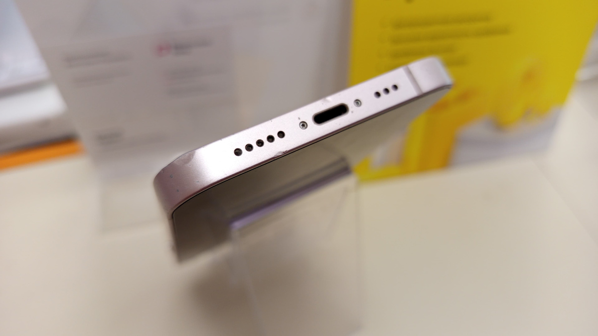Смартфон Apple iPhone 13 128Gb