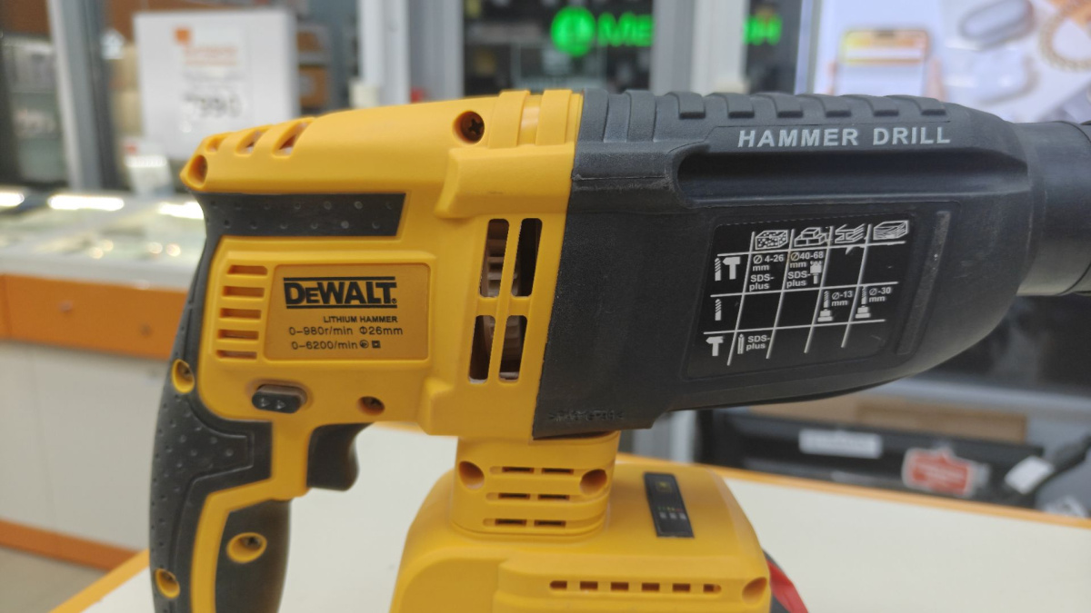 Перфоратор Dewalt 18V
