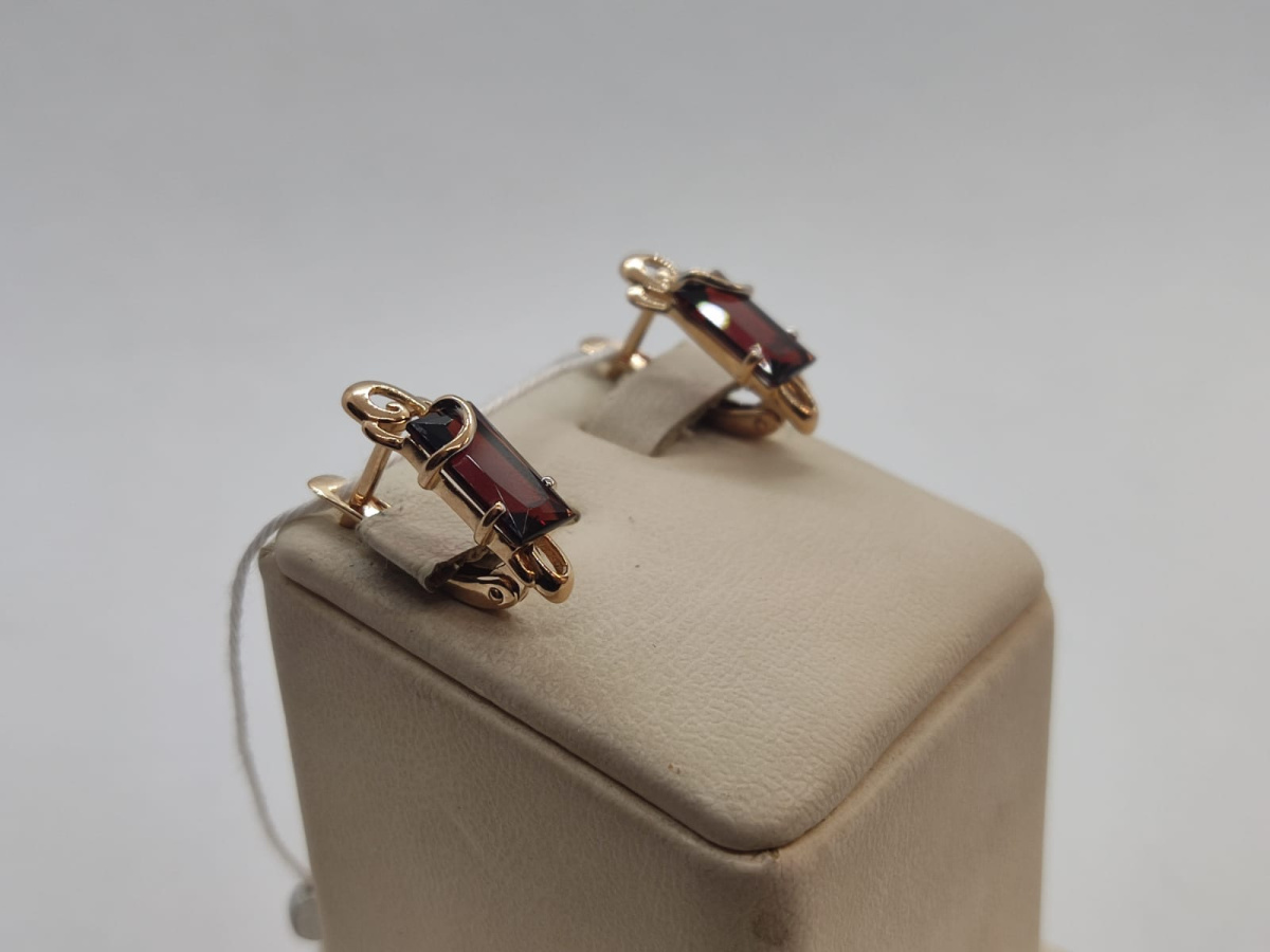 СКМ585 СЕРЬГИ С КАМНЕМ (Au 585)