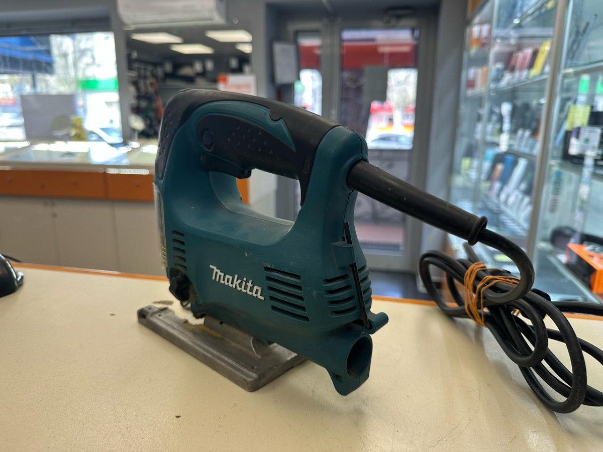 Лобзик Makita 4329