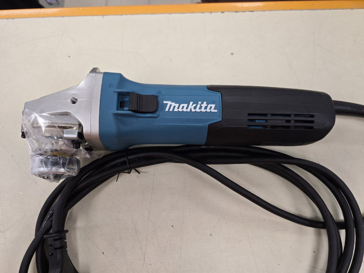 Угловая шлифмашина Makita GA-5090