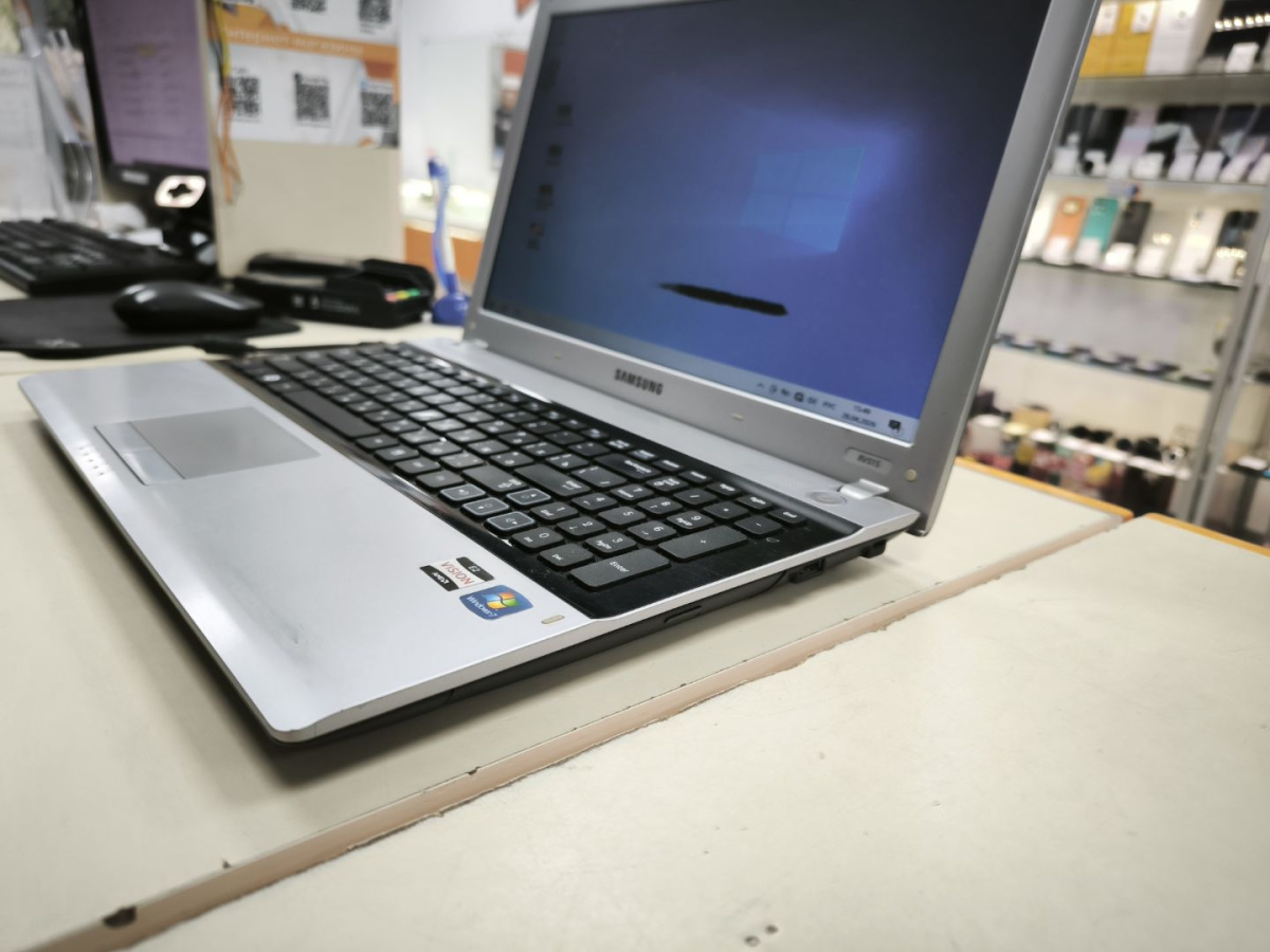 Ноутбук Samsung; E-450, Radeon HD 7400m, 4 Гб, Нет, 500 Гб