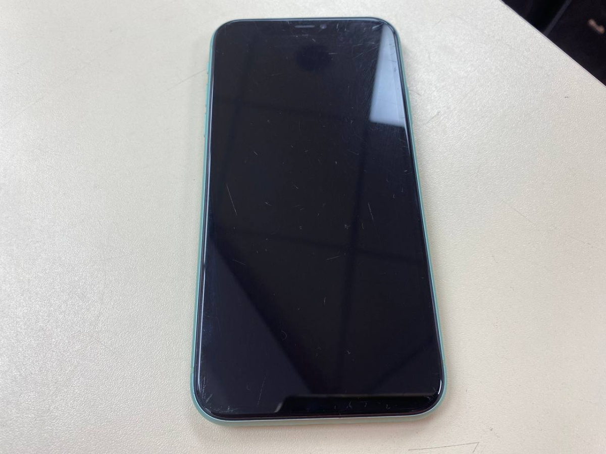 Смартфон Apple iPhone 11 64Gb