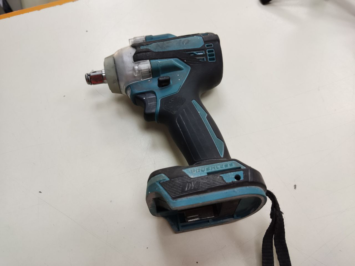 Гайковерт Makita 6906;