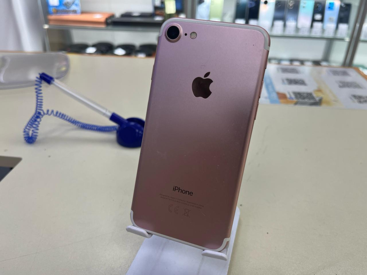 Смартфон Apple iPhone 7 32Gb