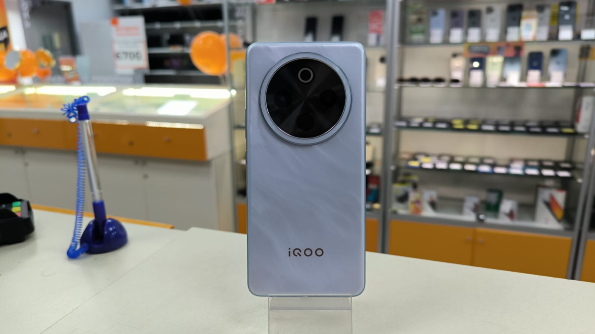 Смартфон Vivo iQOO Z10 8/256