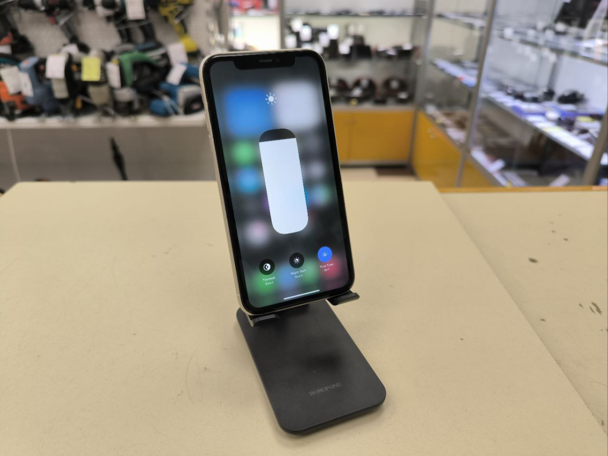 Смартфон Apple iPhone 11 64Gb