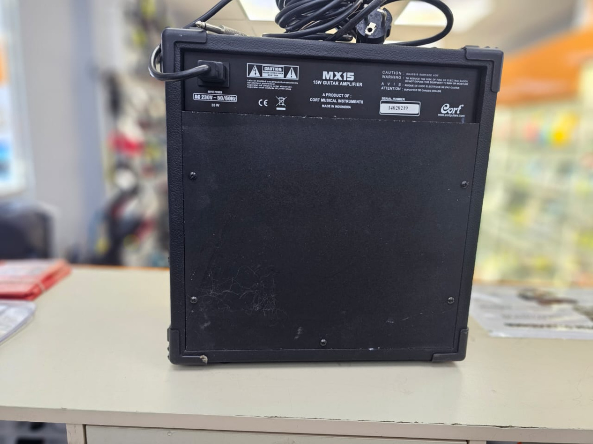 Комбоусилитель для гитар Cort MX15