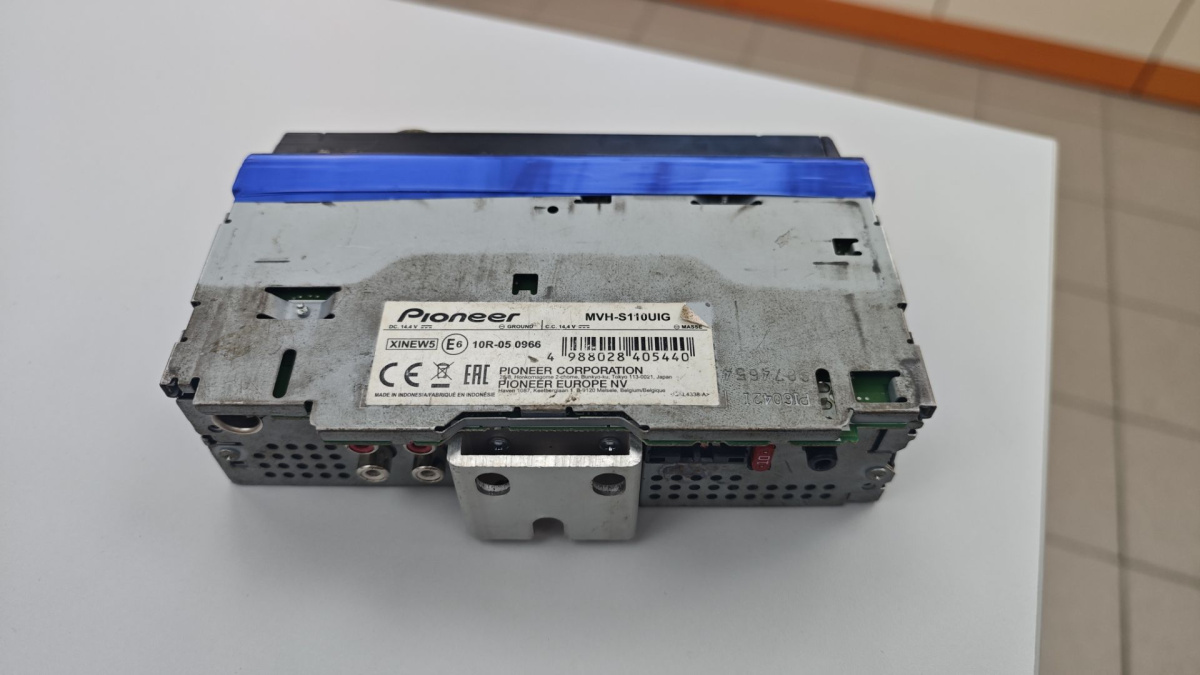 Автомагнитола Pioneer MVH-S110UIG;