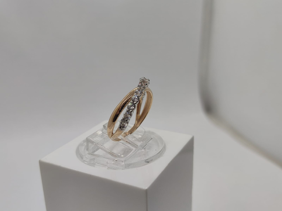 КОЛЬЦО С КАМНЯМИ (Au 585)