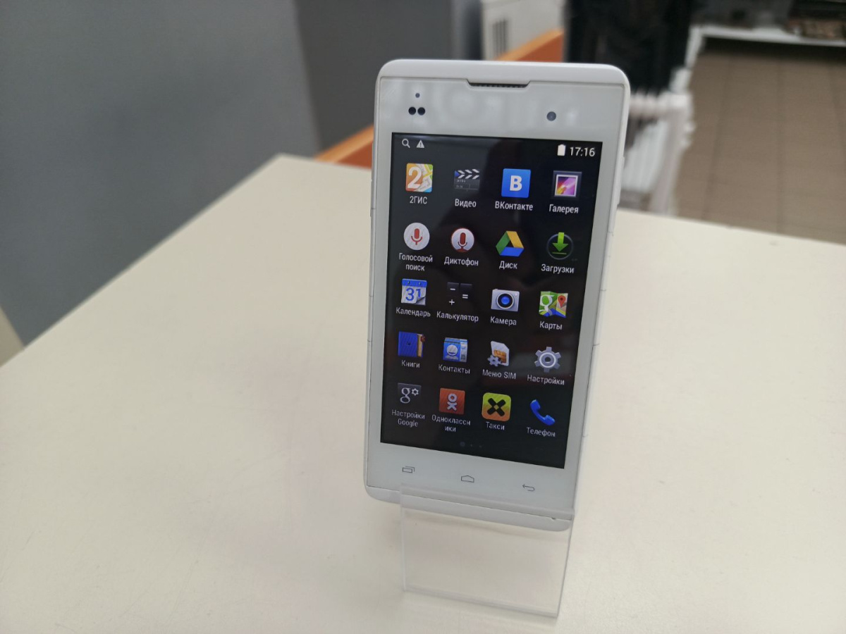 Смартфон Fly IQ4418
