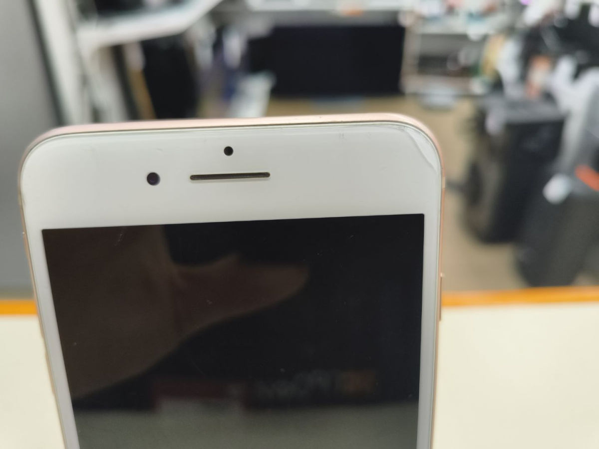 Смартфон Apple iPhone 8 Plus 64Gb
