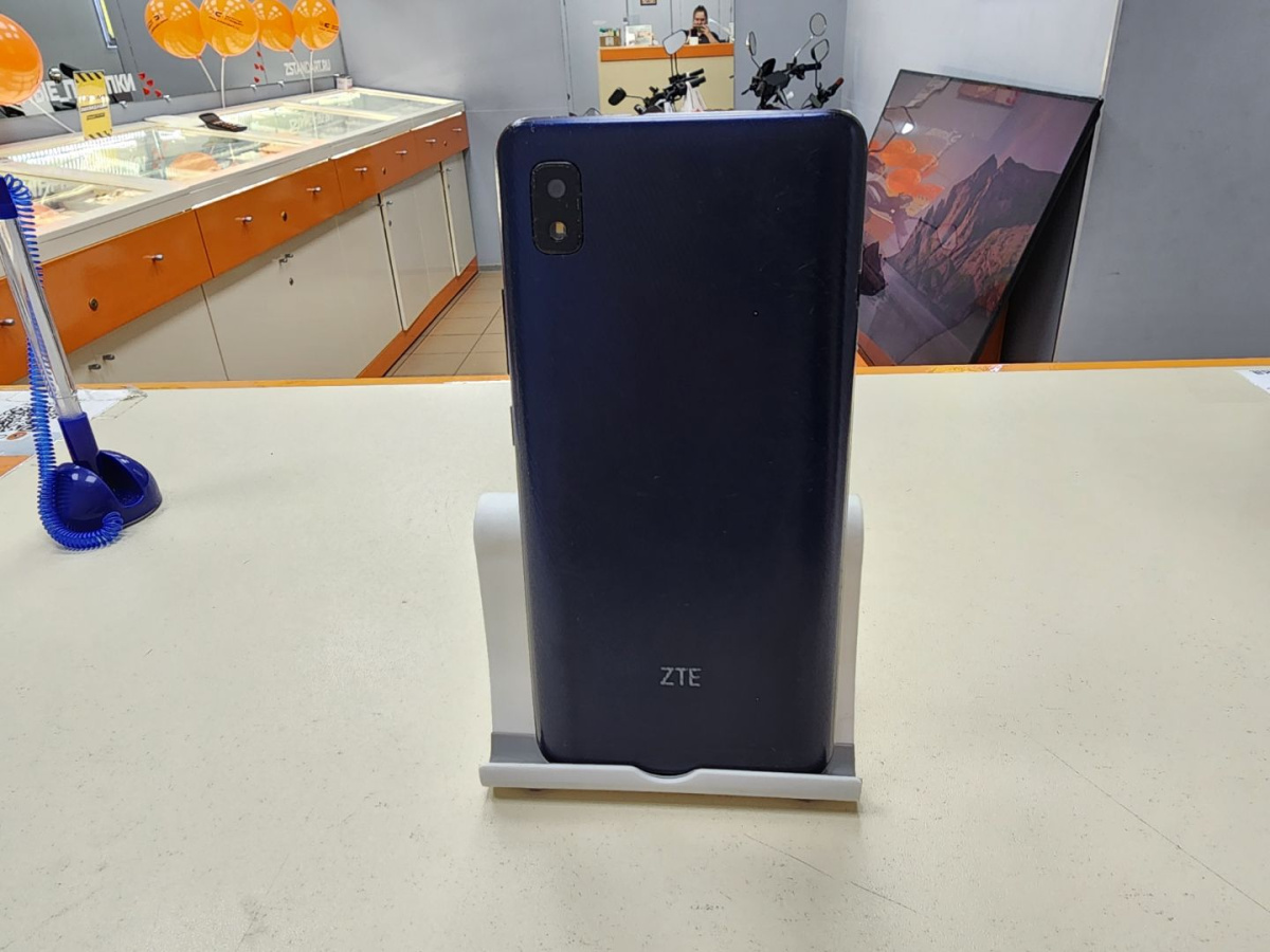 Смартфон ZTE Blade L210