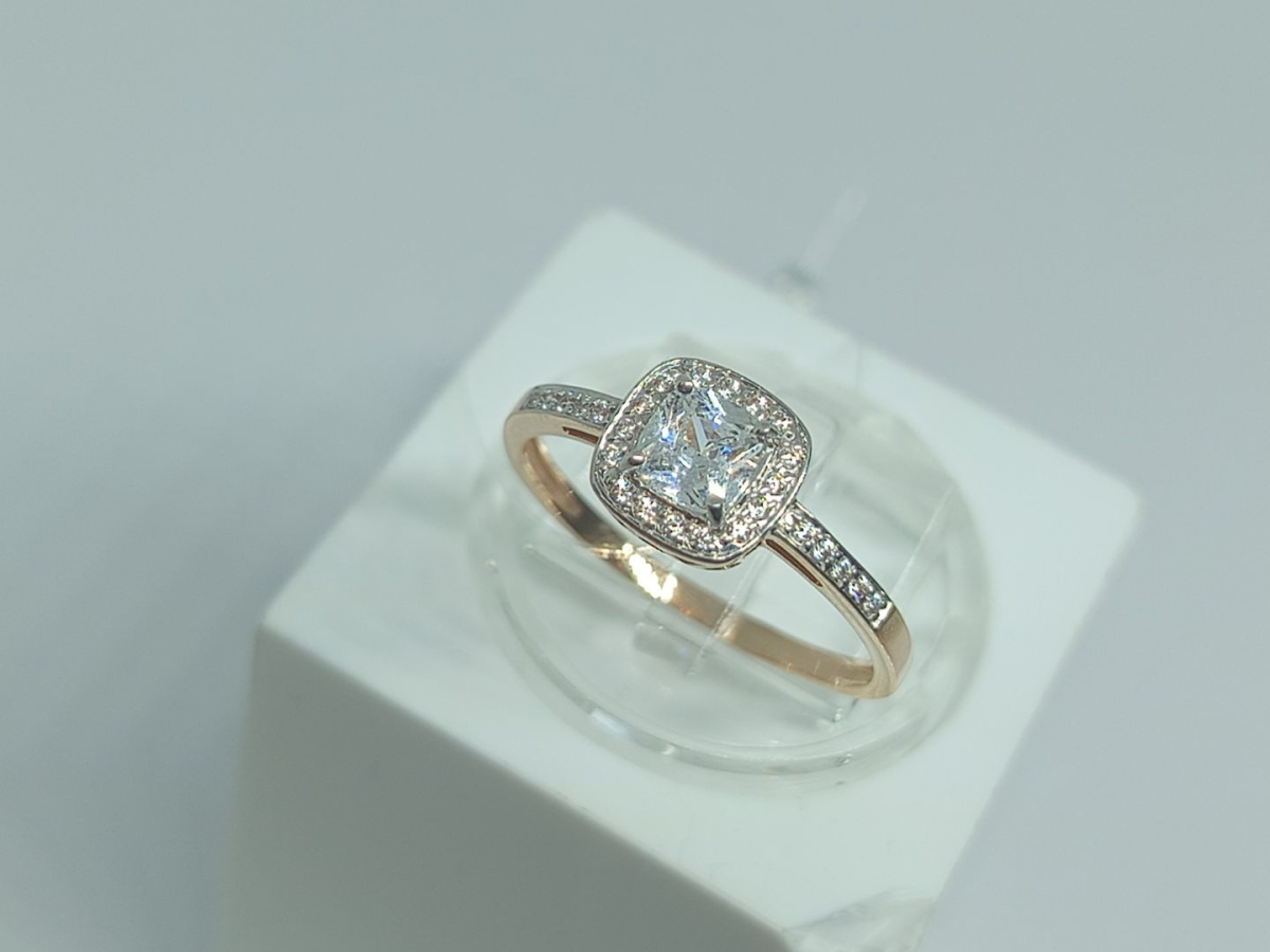 КОЛЬЦО С КАМНЯМИ (Au 585)