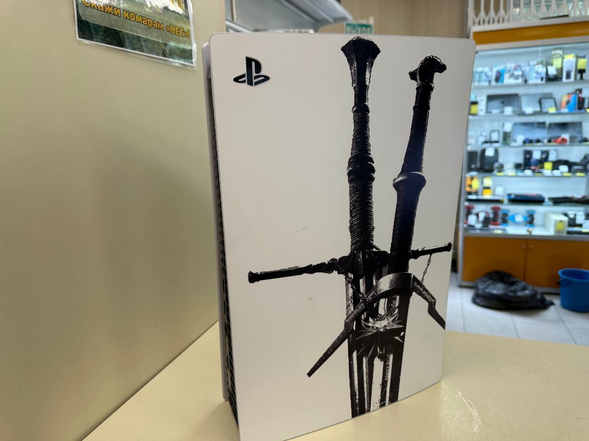 Игровая приставка PlayStation 5 825Gb (С дисководом)