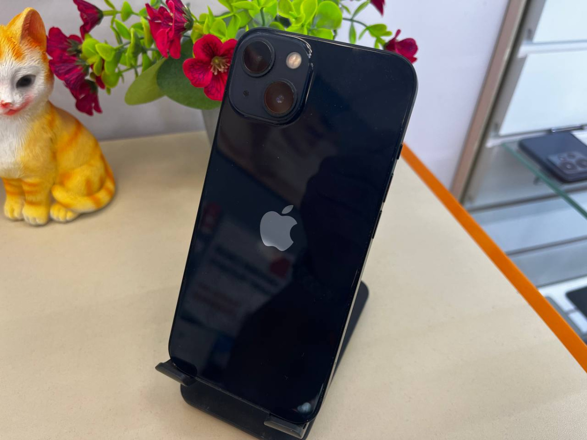 Смартфон Apple iPhone 13 128Gb