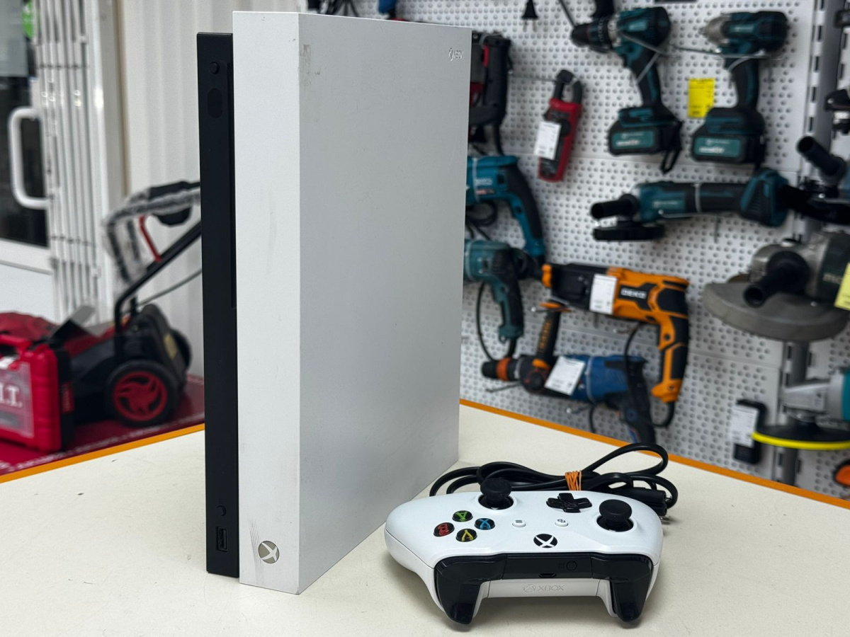 Игровая приставка Xbox One X 1Tb