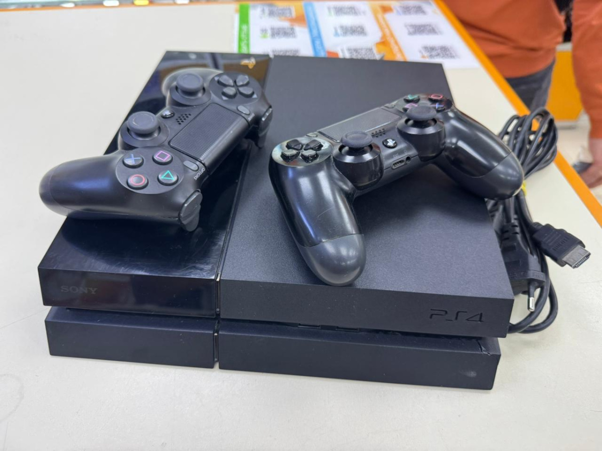 Игровая приставка PlayStation 4 FAT 500GB