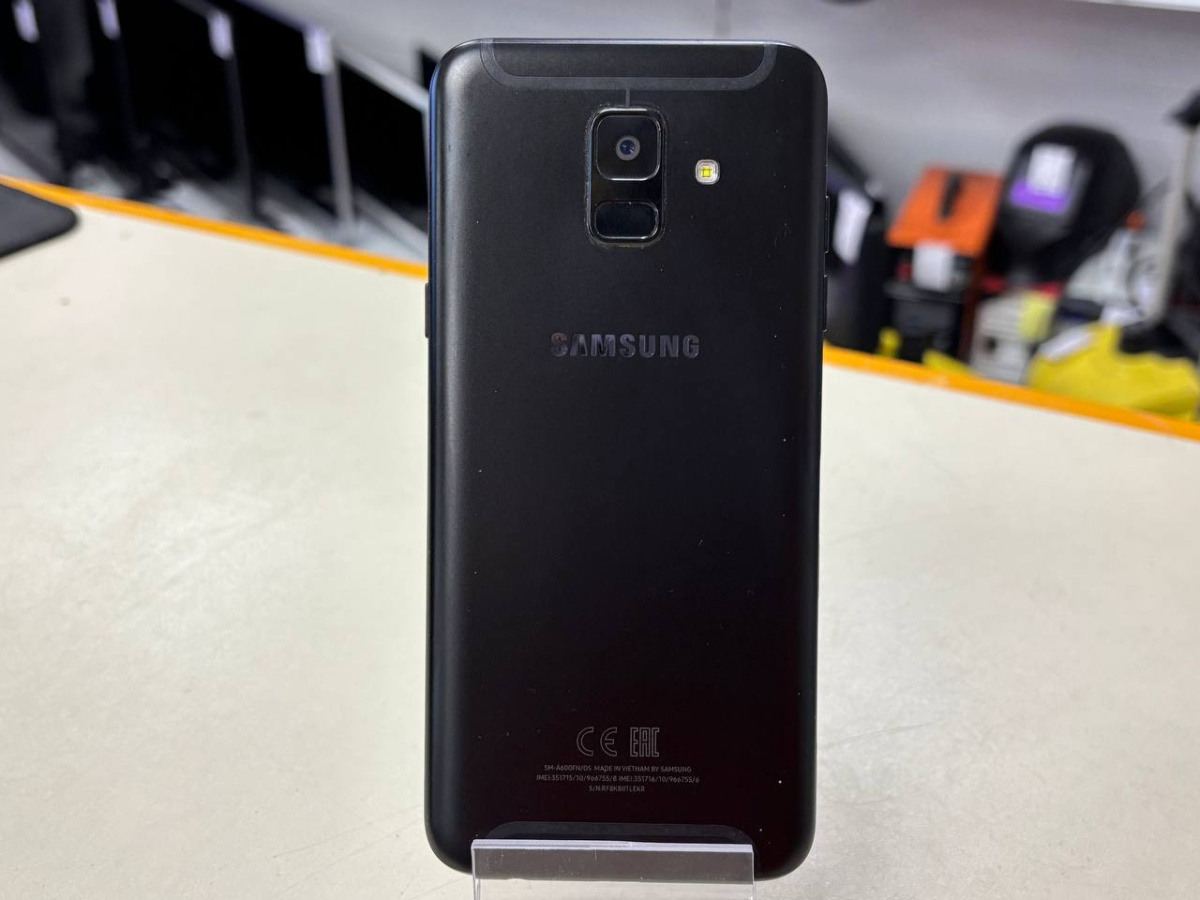 Смартфон Samsung Galaxy A6 3/32