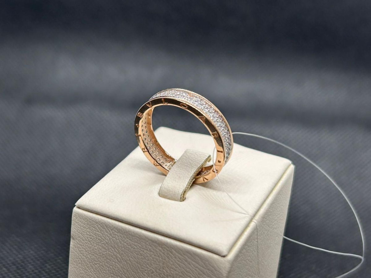 КОЛЬЦО С КАМНЯМИ (Au 585)