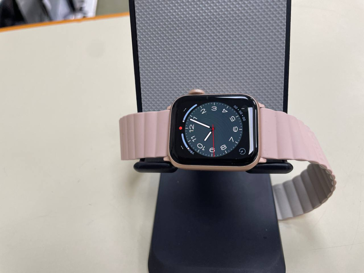 Смарт-часы Apple Watch Series 5 40 мм