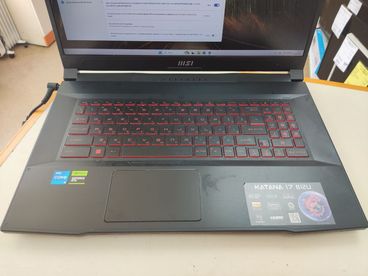 Ноутбук MSI Katana 17 B12U; Core I5-12450H, GeForce RTX 3050, 16 Гб, 512 GB, Нет