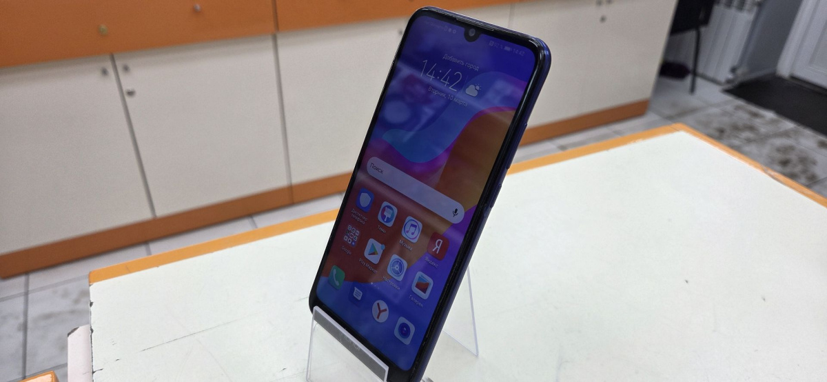 Смартфон Honor 8A 2/32