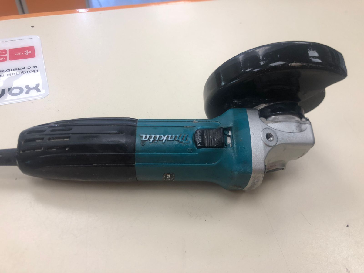 Угловая шлифмашина Makita GA5030