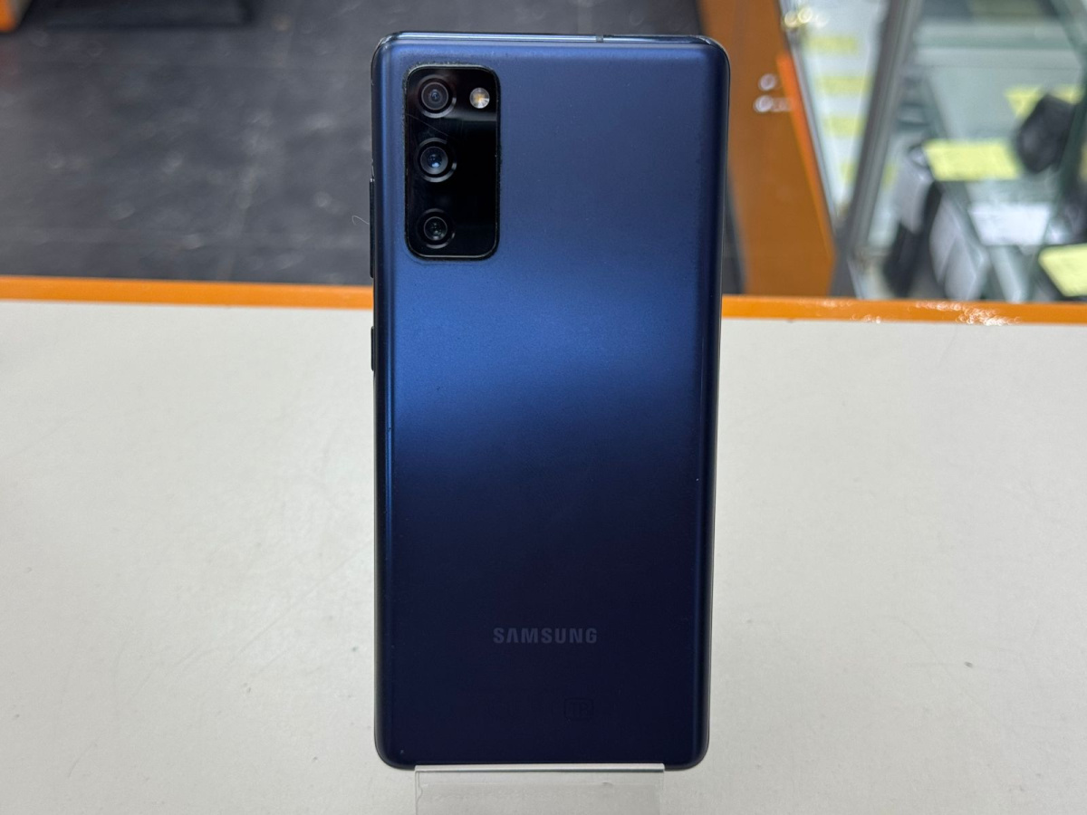 Смартфон Samsung Galaxy S20 FE 6/128