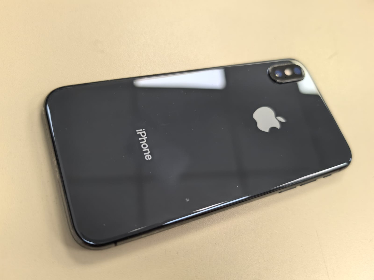 Смартфон Apple iPhone X 64Gb