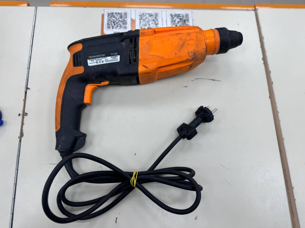 Перфоратор ВИХРЬ П-750