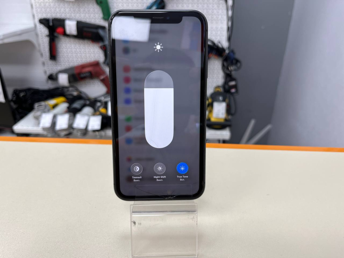 Смартфон Apple iPhone 11 64Gb