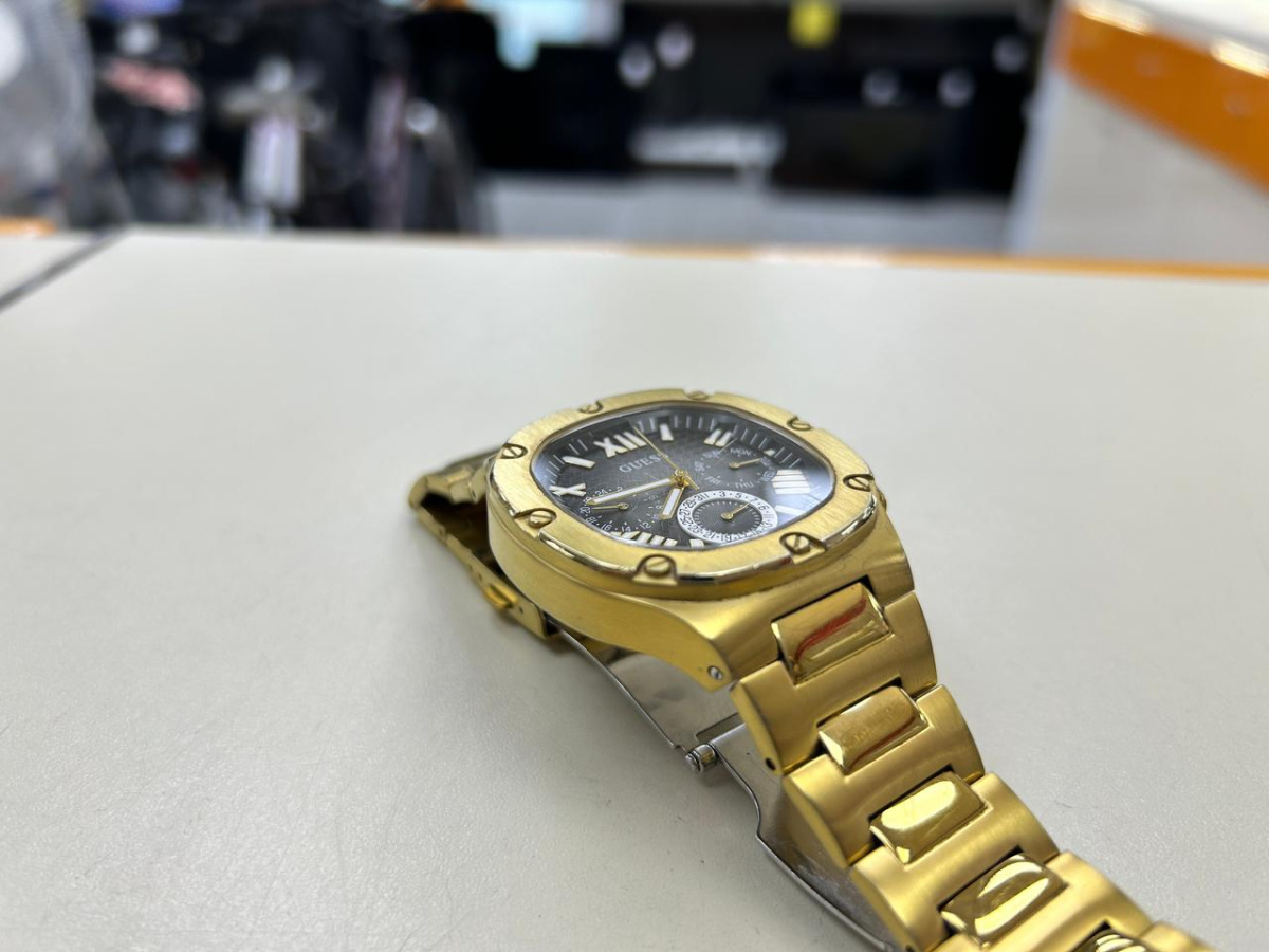 Часы наручные GUESS GW0572G2