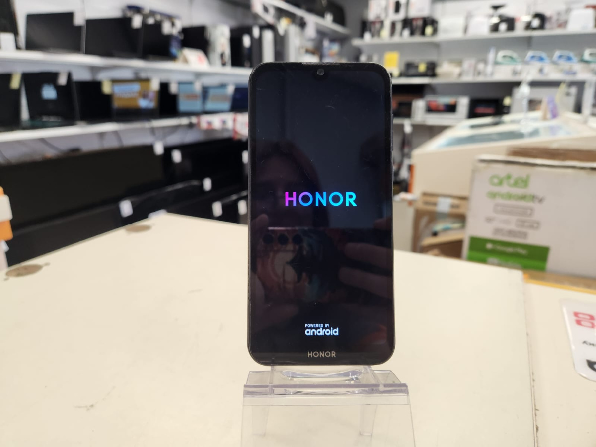 Смартфон Honor 10 4/64