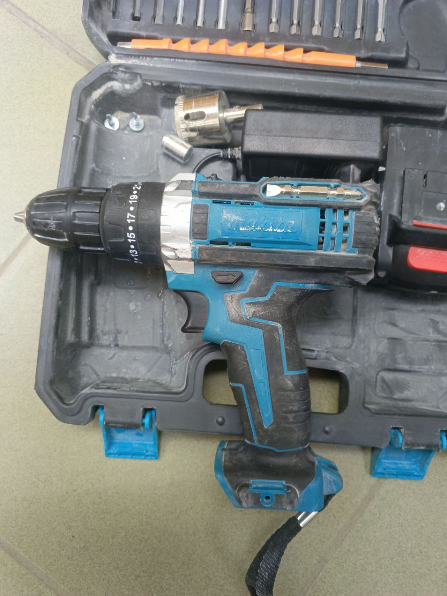 Шуруповерт Makita 330DWE