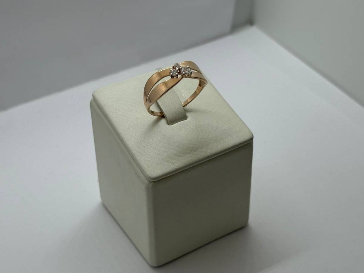 КОЛЬЦО С КАМНЯМИ (Au 585)