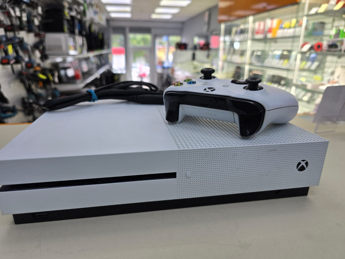 Игровая приставка Xbox One S 500Gb