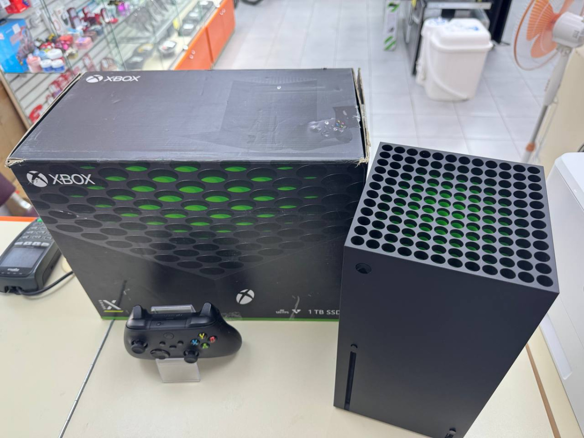 Игровая приставка Xbox Series X 1Tb