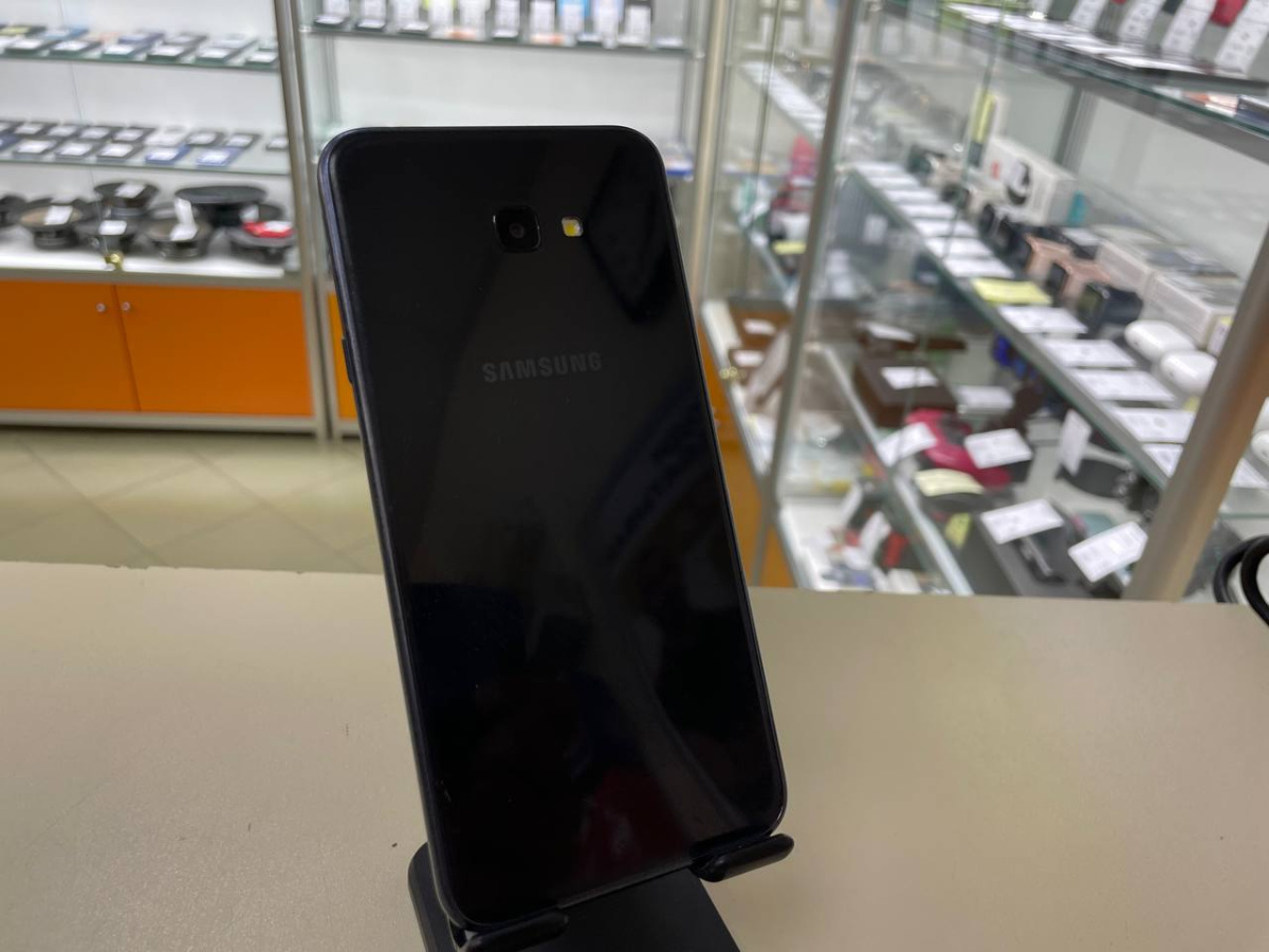Смартфон Samsung Galaxy J4 Plus 3/32