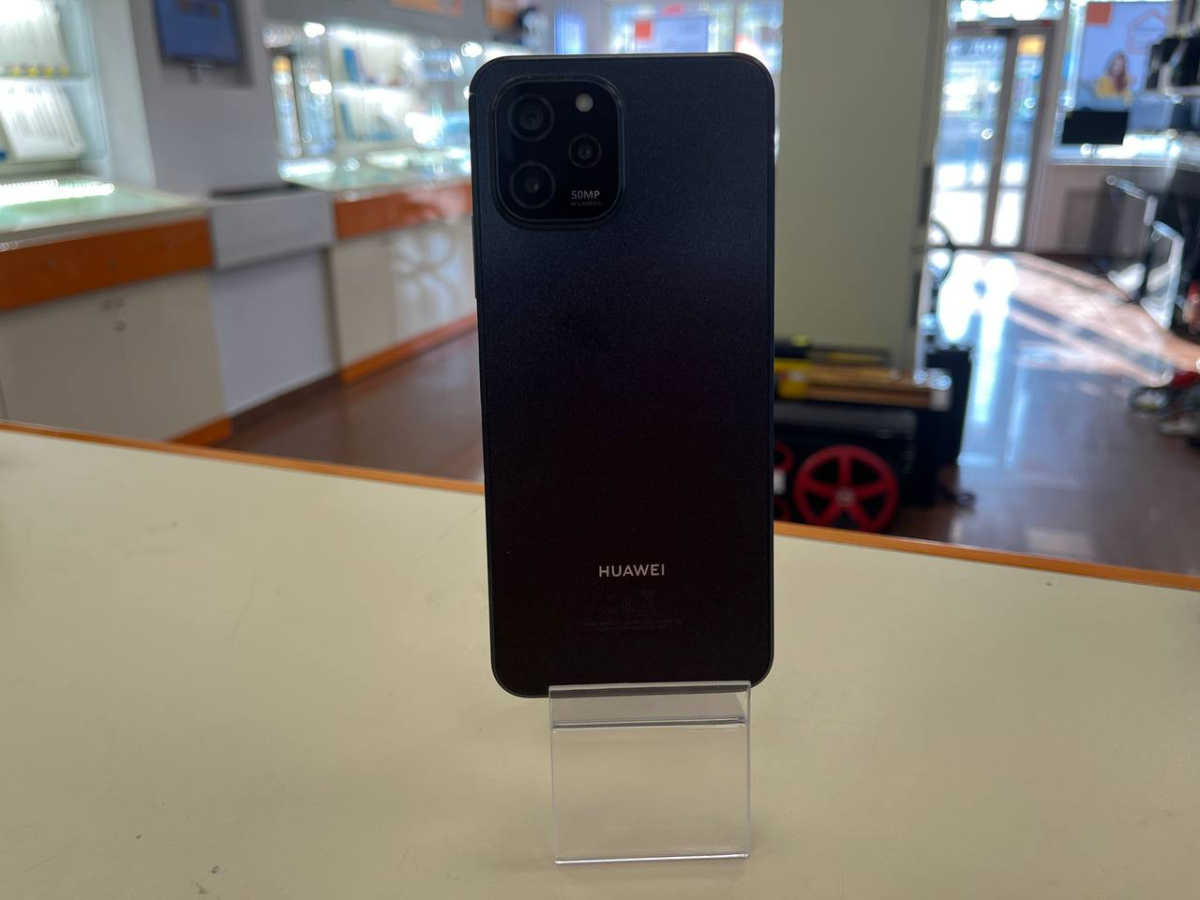 Смартфон Huawei Nova Y61 4/64