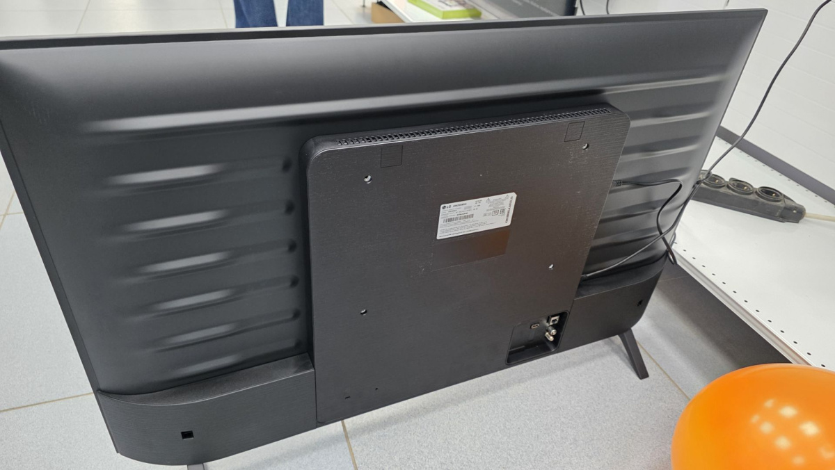 LED Телевизор LG LG43NU9000B6LA