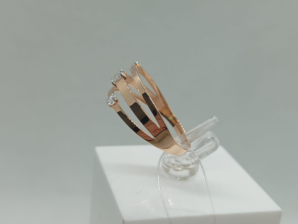 КОЛЬЦО С КАМНЯМИ (Au 585)