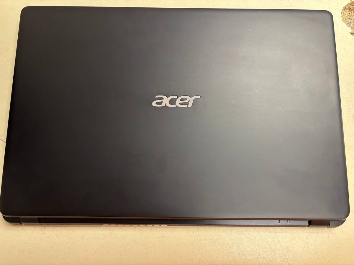 Ноутбук Acer A315-42-R552; Ryzen 3 3200U, Radeon Vega 3, 8 Гб, 256 Гб, Нет