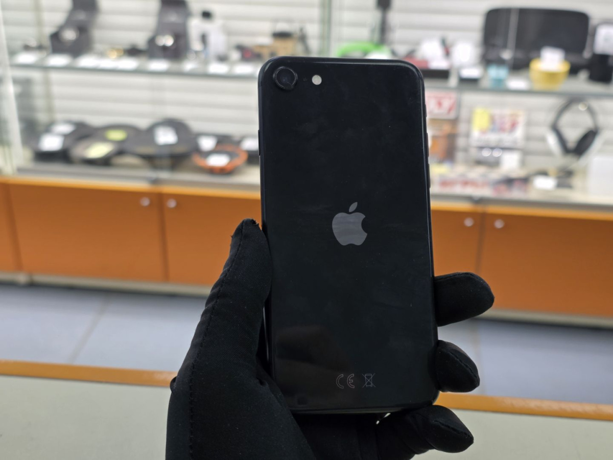 Смартфон Apple iPhone SE 2020 64Gb
